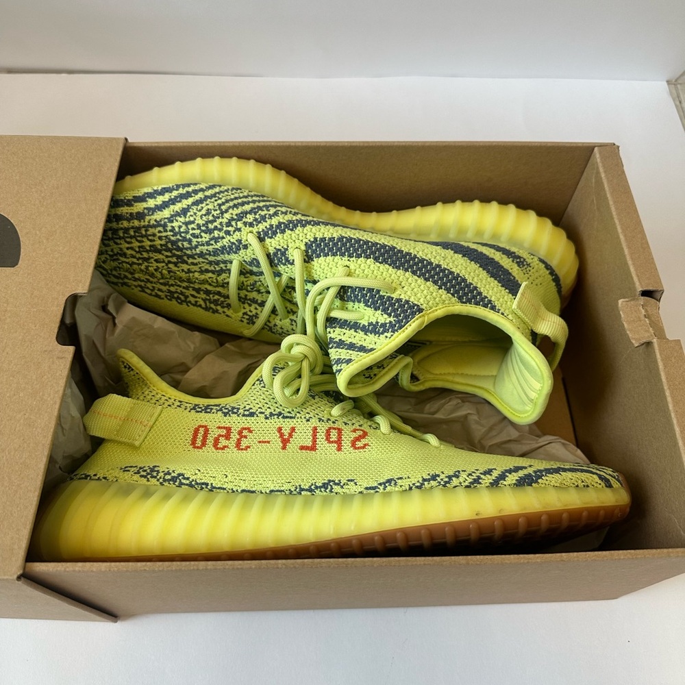 Men YEEZY BOOST 350 Yellow and Black Sneakers